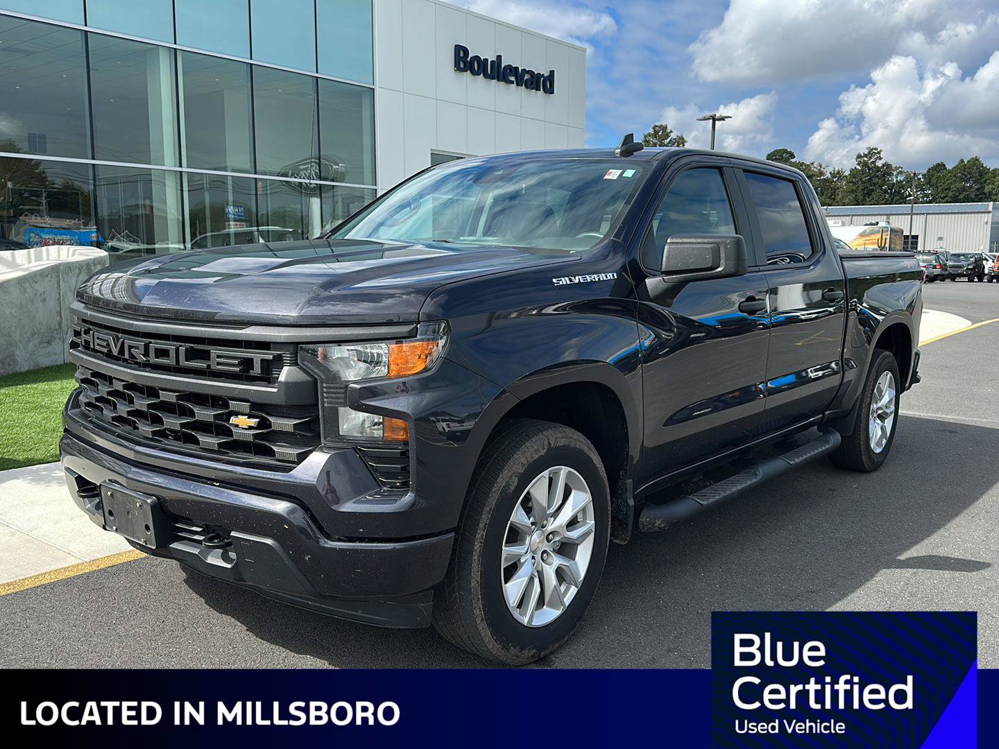 Used 2023 Chevrolet Silverado 1500 Custom AWD/4WD image 1