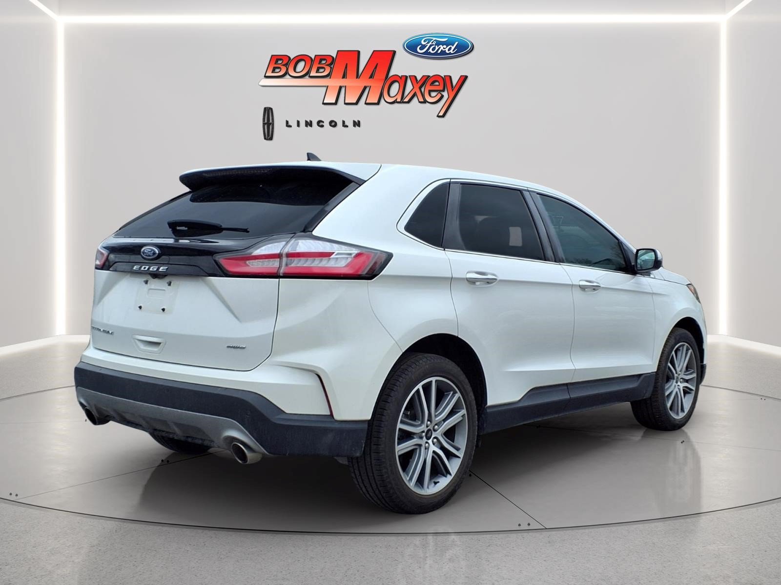 Certified 2024 Ford Edge Titanium AWD/4WD image 4