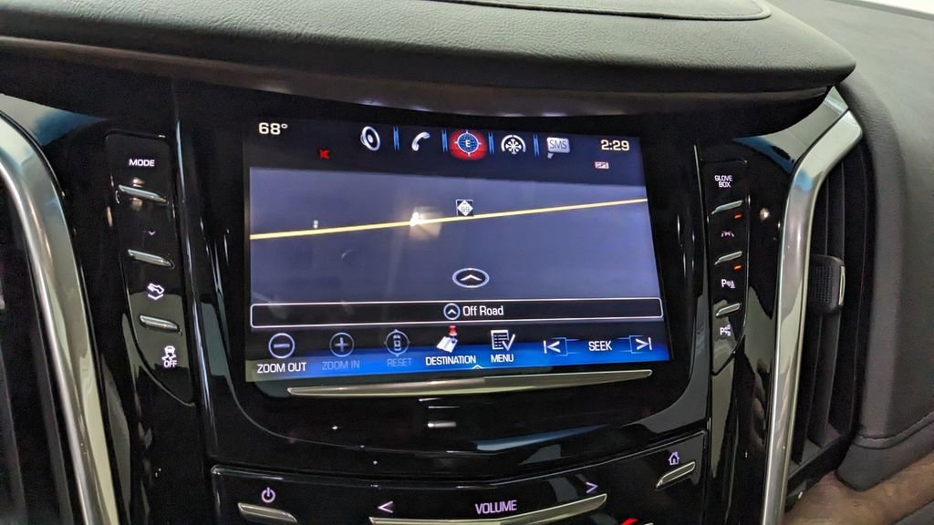 Used 2019 Cadillac Escalade Premium Luxury w/ Escalade Sport Edition AWD/4WD image 28