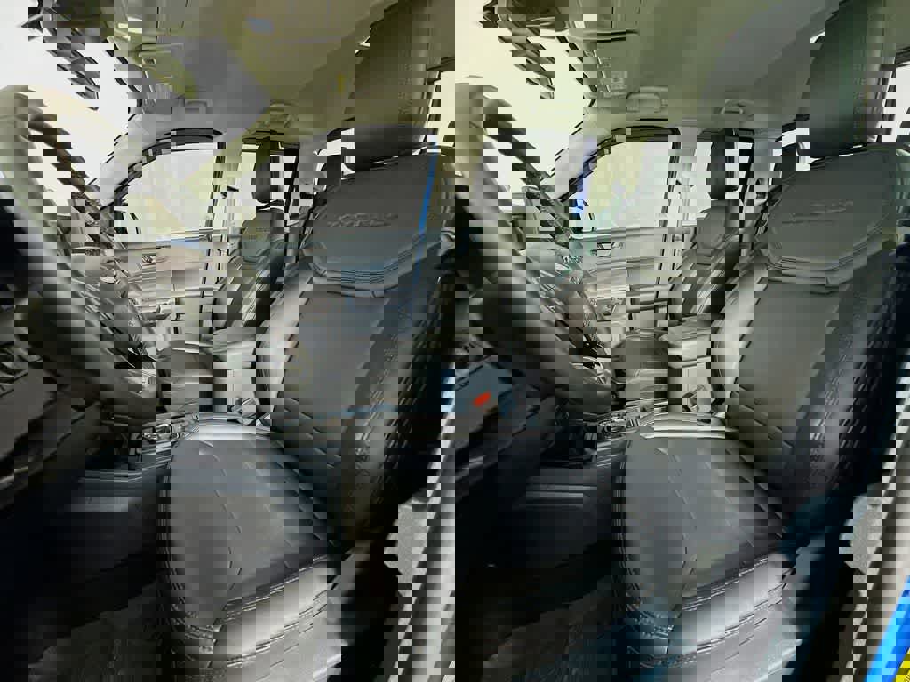 Certified 2025 Ford Maverick Lariat w/ Black Appearance Package image 15