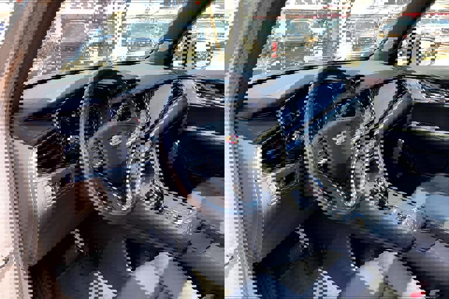 Used 2025 Cadillac XT6 Premium Luxury AWD/4WD image 18