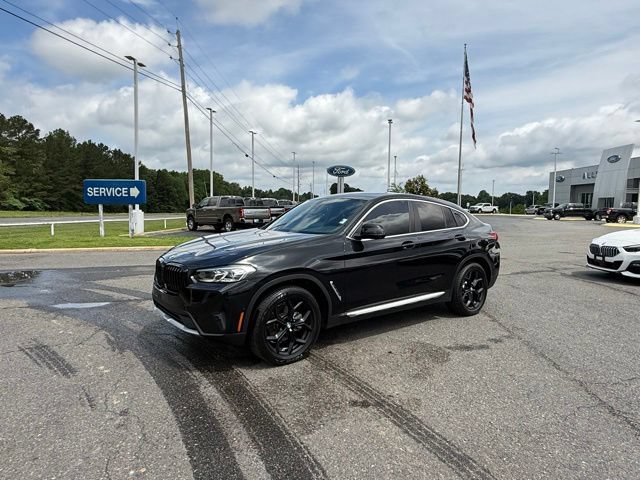 Used 2024 BMW X4 xDrive30i AWD/4WD image 3