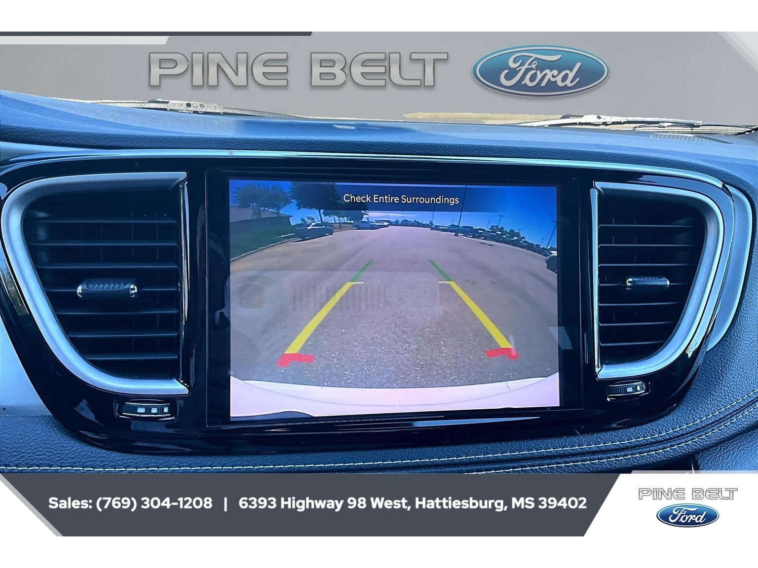 Used 2025 Chrysler Pacifica Limited FWD image 15