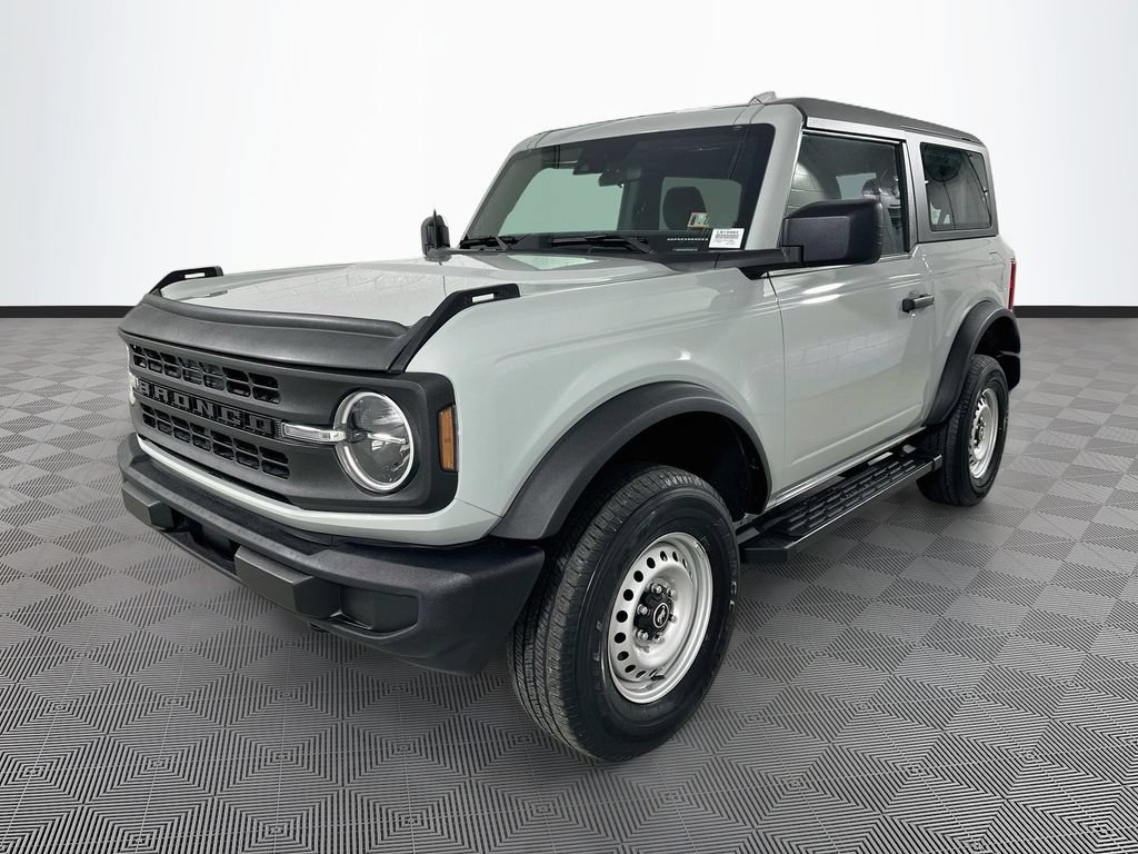 Certified 2022 Ford Bronco 2-Door AWD/4WD image 3