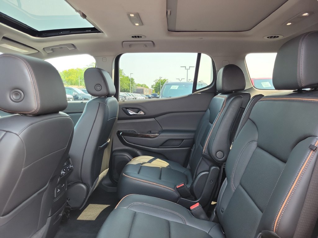 Used 2022 GMC Acadia AT4 w/ Technology Package AWD/4WD image 16