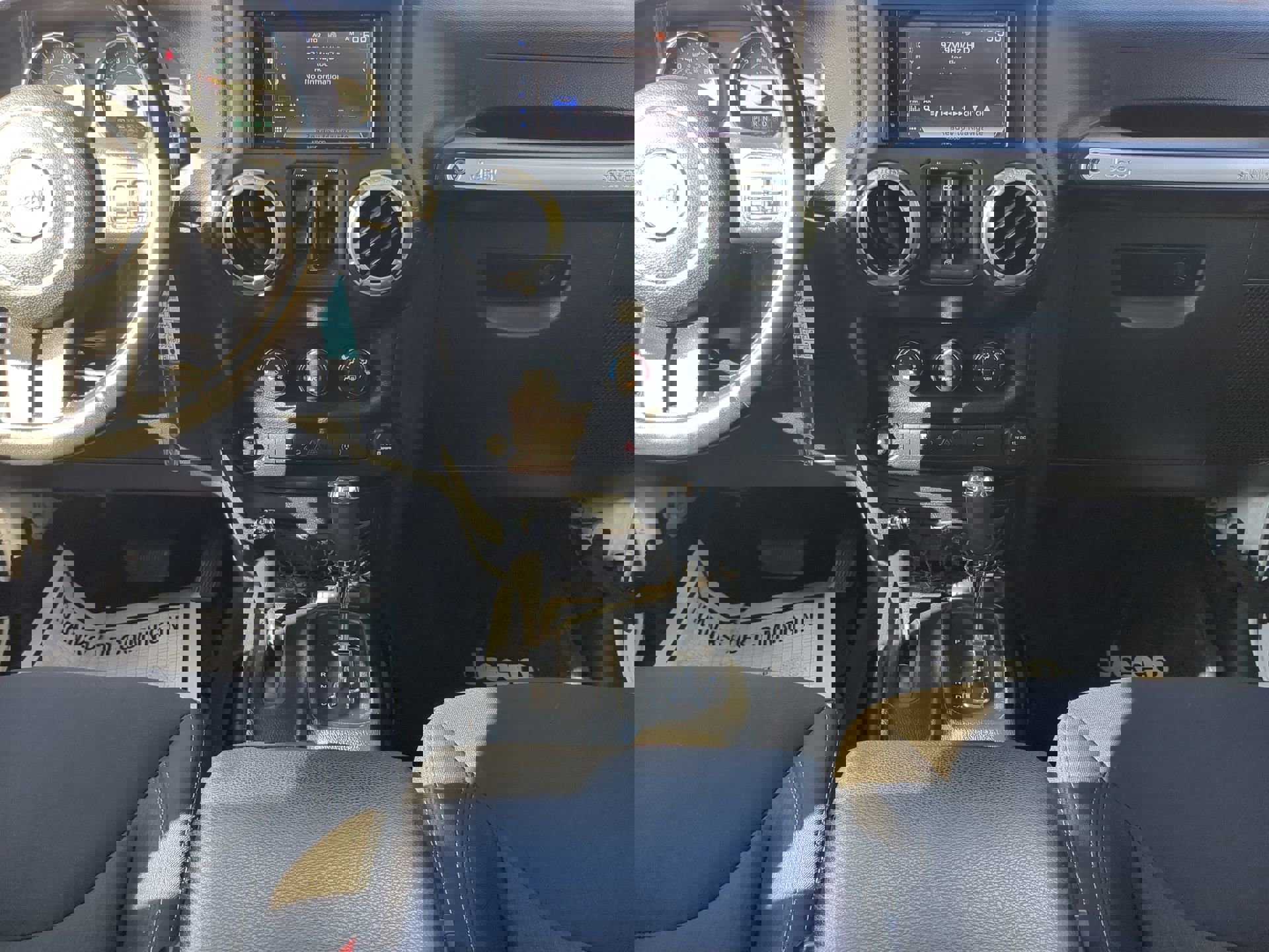 Used 2018 Jeep Wrangler Unlimited Sahara image 39