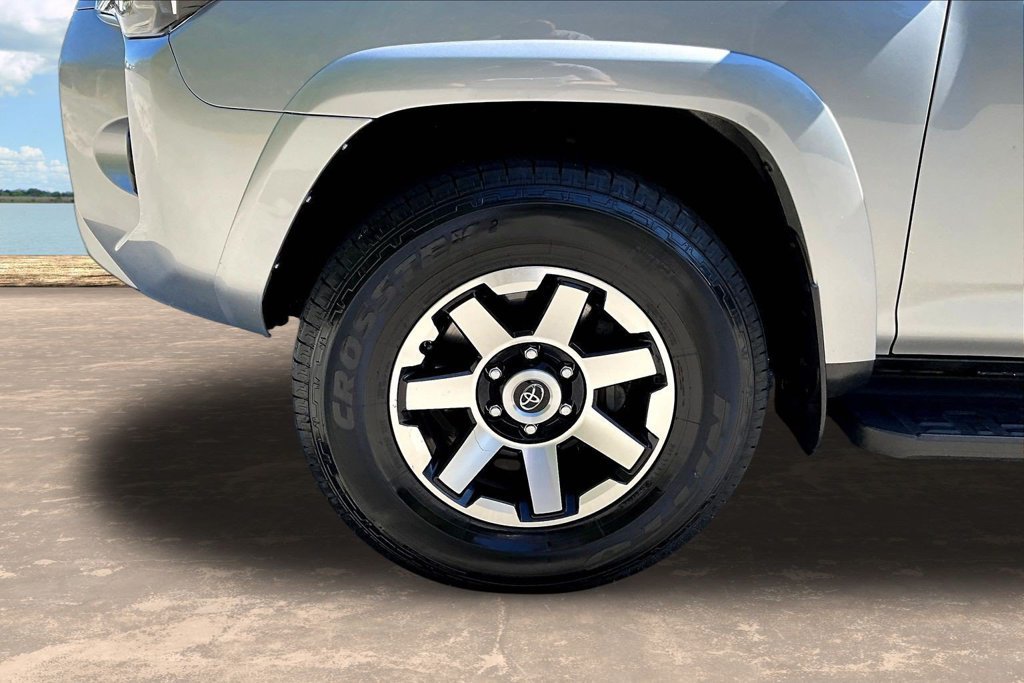 Used 2021 Toyota 4Runner TRD Off-Road AWD/4WD image 36