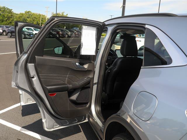 Certified 2024 Ford Escape Platinum AWD/4WD image 23