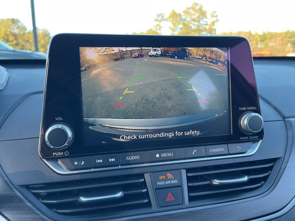 Used 2024 Nissan Altima 2.5 SV image 11