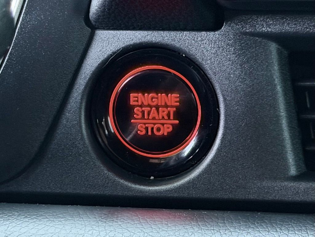 Used 2025 Honda Pilot Sport image 22