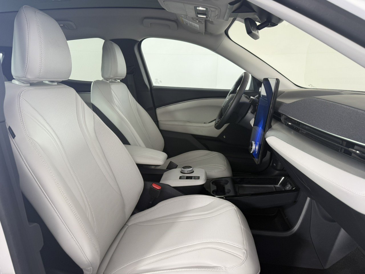 Certified 2022 Ford Mustang Mach-E Premium w/ Ice White Appearance Package AWD/4WD image 10