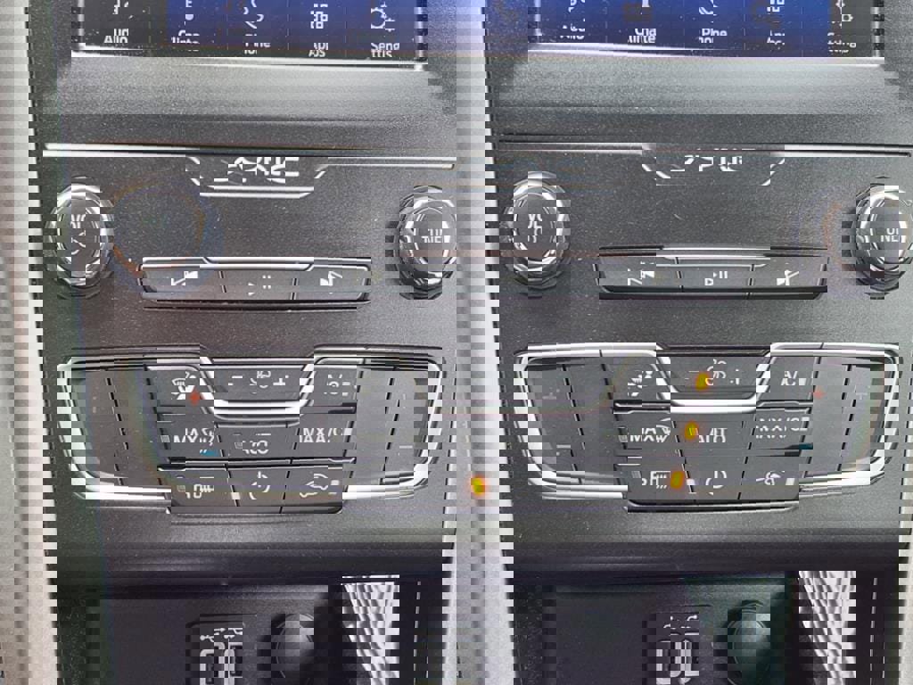 Certified 2020 Ford Fusion SE image 18