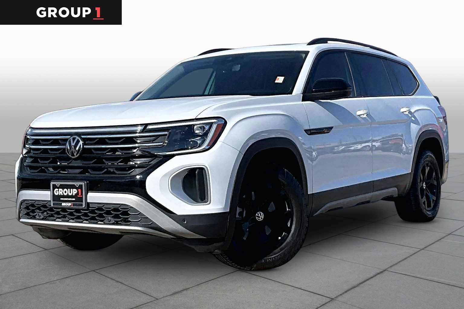 Used 2024 Volkswagen Atlas Peak Edition SE AWD/4WD image 1