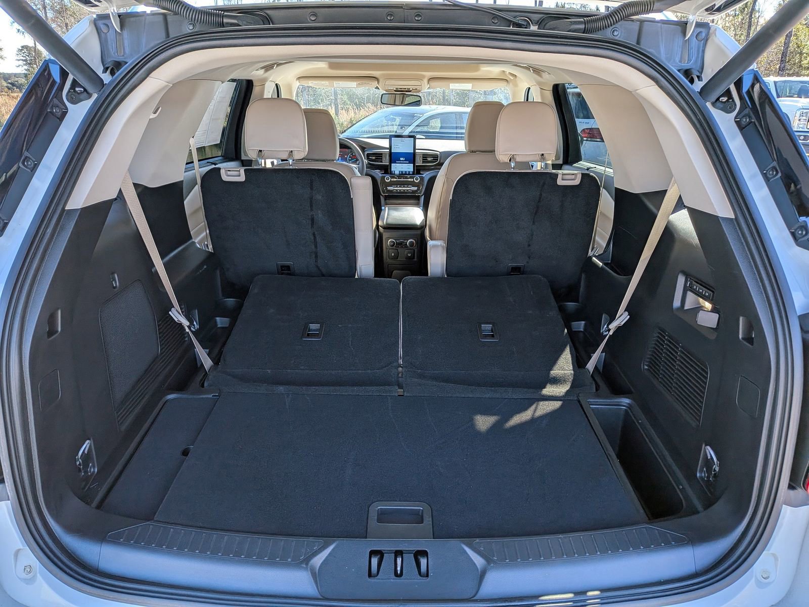 Certified 2023 Ford Explorer Limited w/ Limited Technology Package image 15