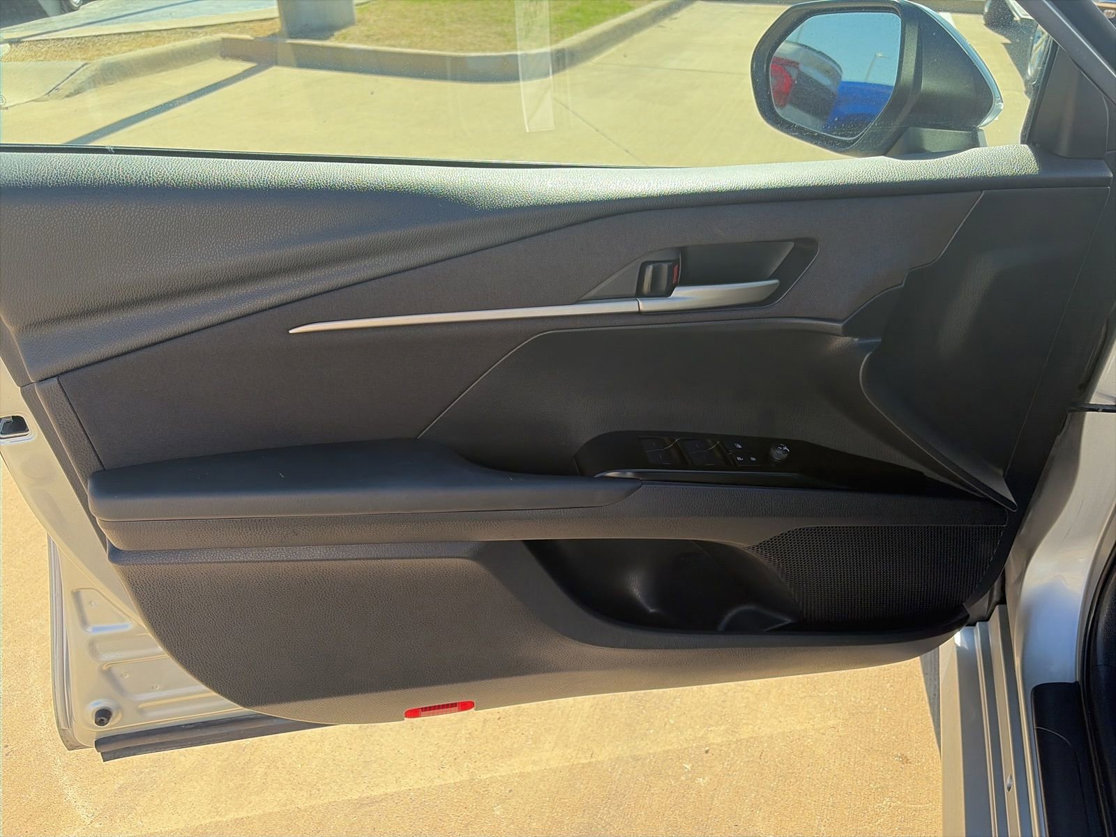 Used 2025 Toyota Camry LE image 13