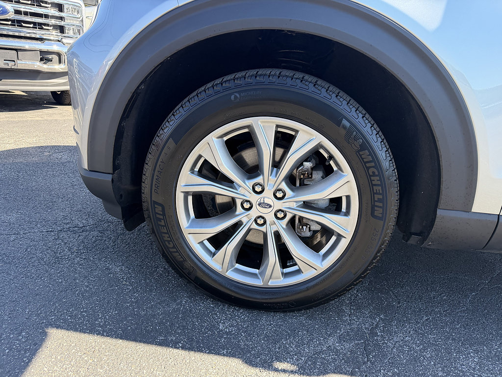 Certified 2023 Ford Explorer XLT w/ Equipment Group 202A AWD/4WD image 11