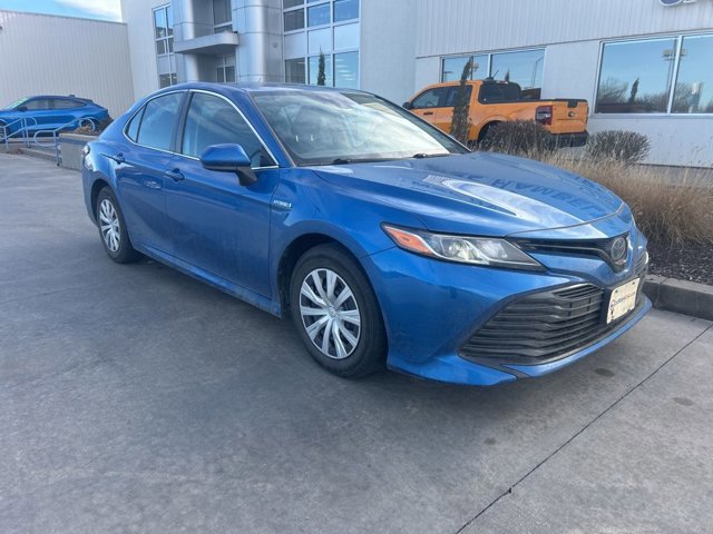 Used 2020 Toyota Camry LE image 1