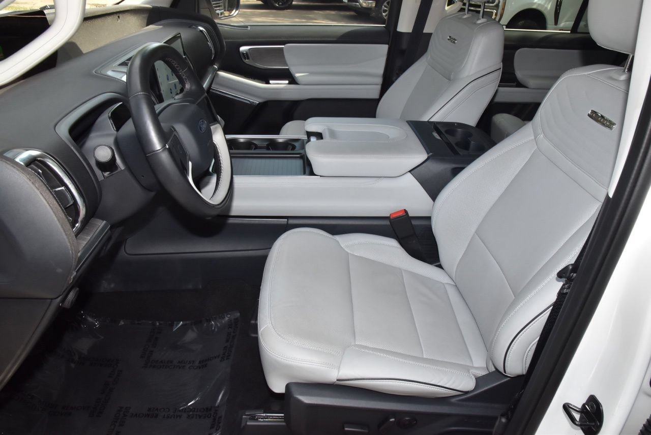 Certified 2025 Ford Expedition Max Platinum w/ Platinum Ultimate Package AWD/4WD image 13