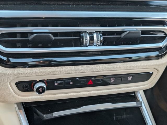 Used 2024 BMW 430i Convertible w/ Premium Package image 19