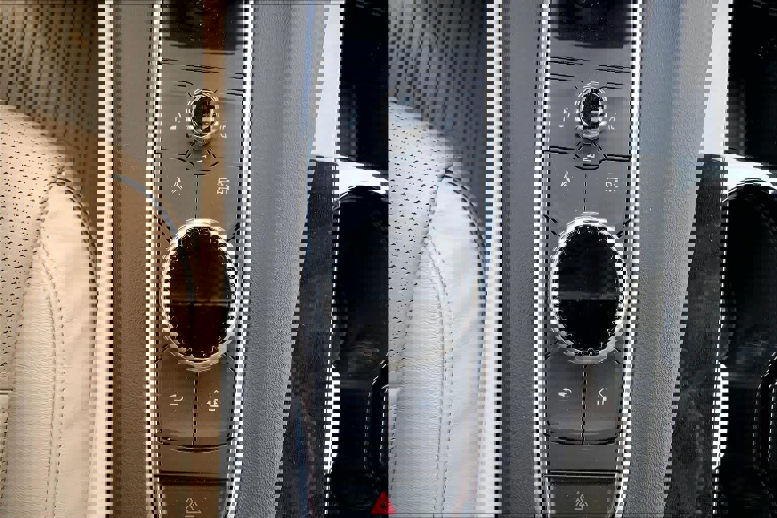 Used 2024 Cadillac Escalade Premium Luxury w/ Performance Package image 35