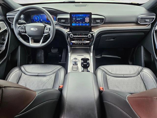 Certified 2023 Ford Explorer Platinum w/ Equipment Group 601A AWD/4WD image 20
