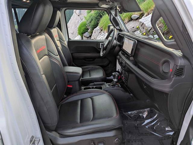 Used 2024 Jeep Gladiator Rubicon w/ Technology Group AWD/4WD image 16