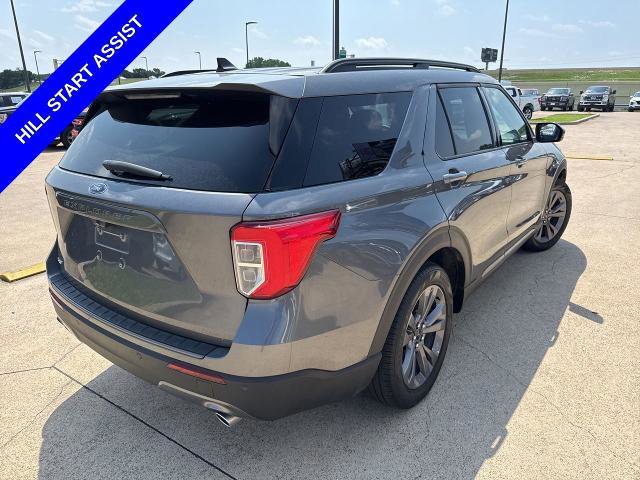 Certified 2022 Ford Explorer XLT w/ Equipment Group 202A image 4