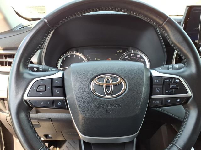 Used 2023 Toyota Highlander LE image 21