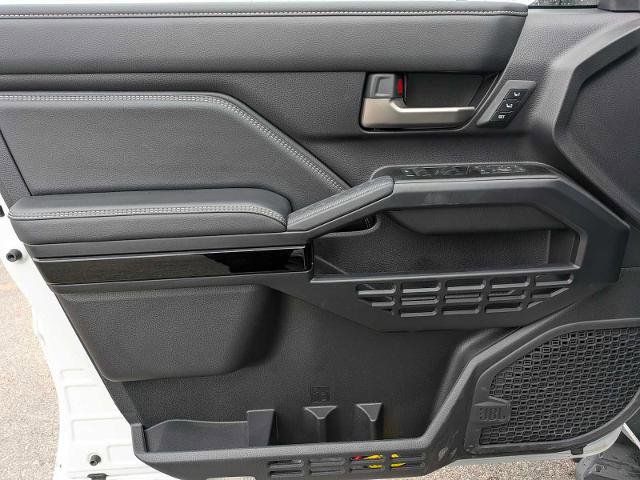 Used 2025 Toyota 4Runner Limited AWD/4WD image 18