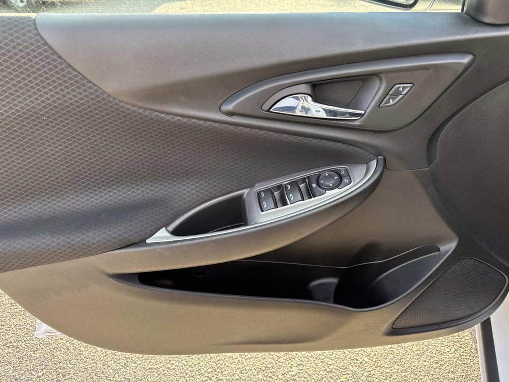 Used 2023 Chevrolet Malibu LT image 14