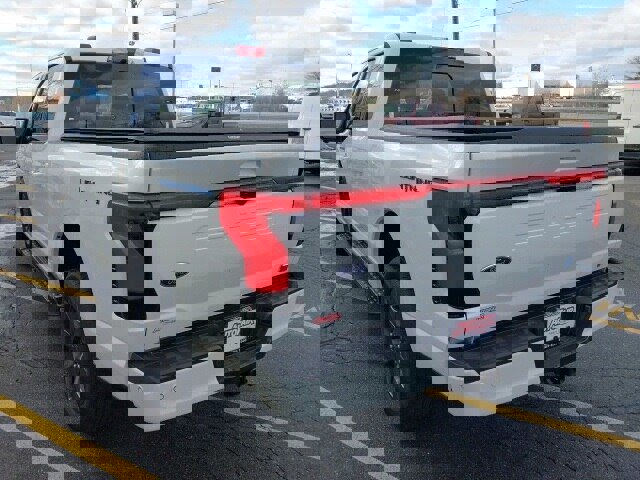 Certified 2022 Ford F150 Lightning Lariat w/ Equipment Group 511A High image 4