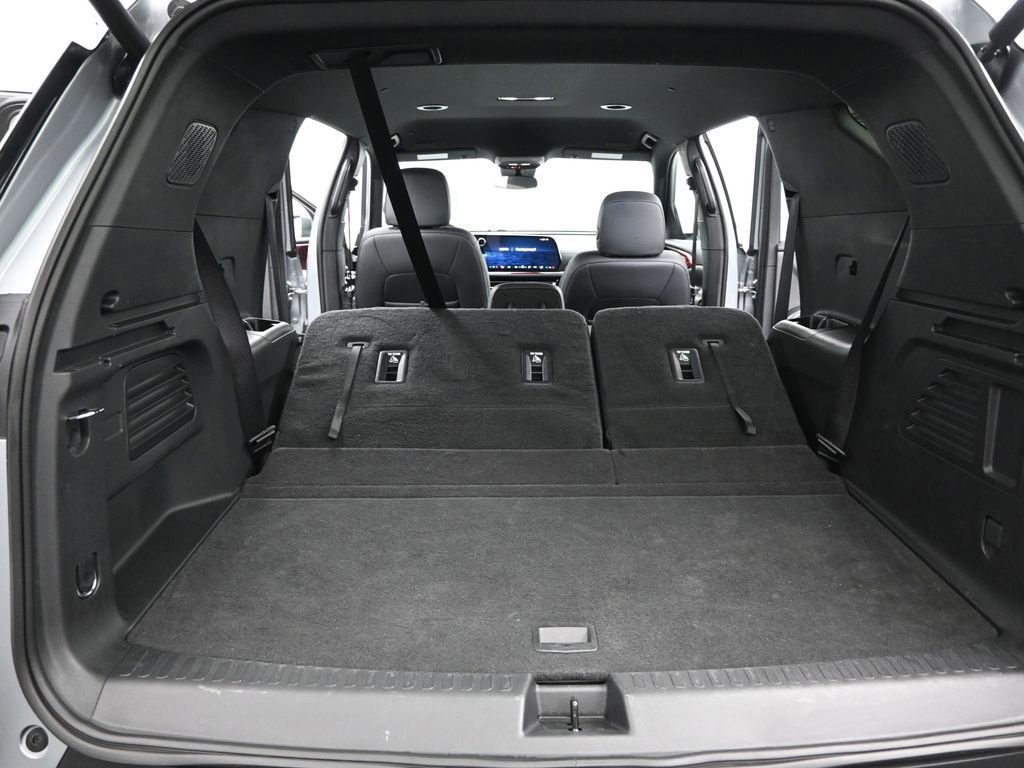 Used 2024 Chevrolet Traverse Z71 w/ LPO, Floor Liner Package image 49
