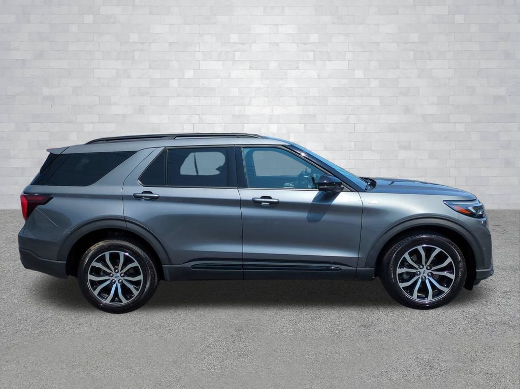 Certified 2026 Ford Explorer ST-Line AWD/4WD image 3