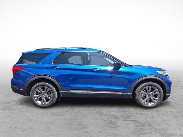 Certified 2023 Ford Explorer XLT w/ Equipment Group 202A AWD/4WD image 7