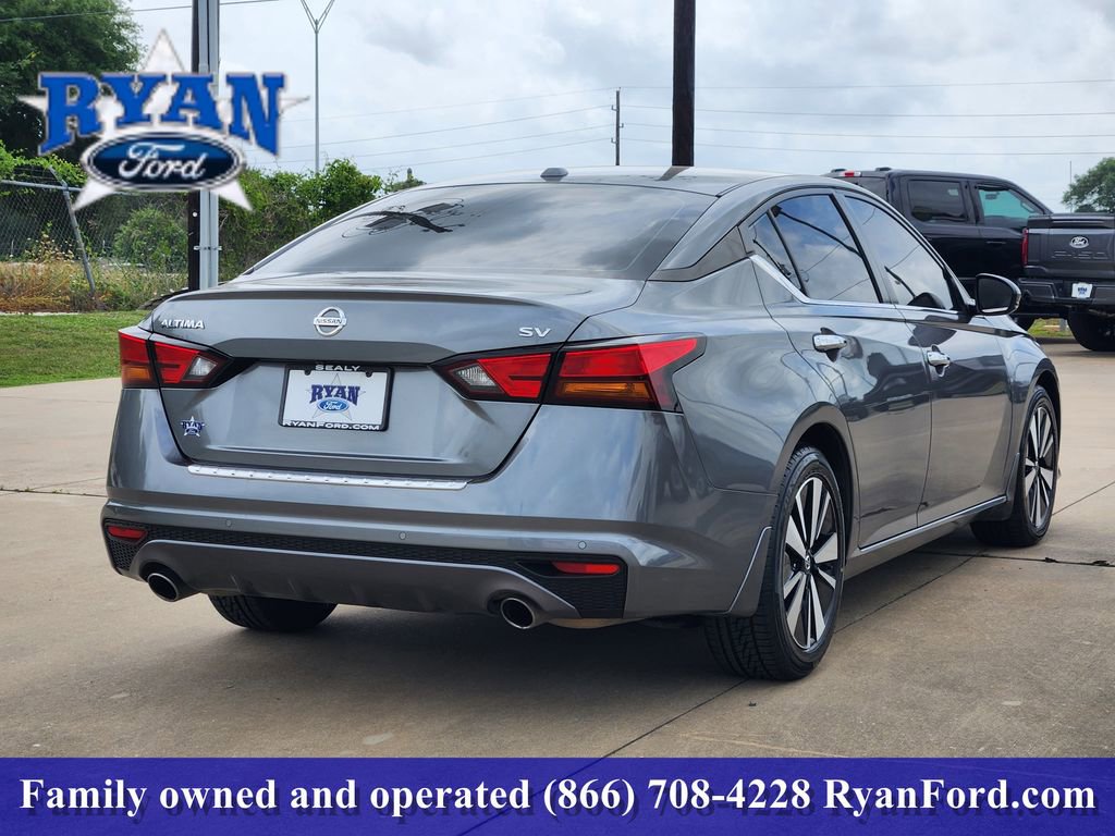 Used 2022 Nissan Altima 2.5 SV w/ SV Premium Package FWD image 3