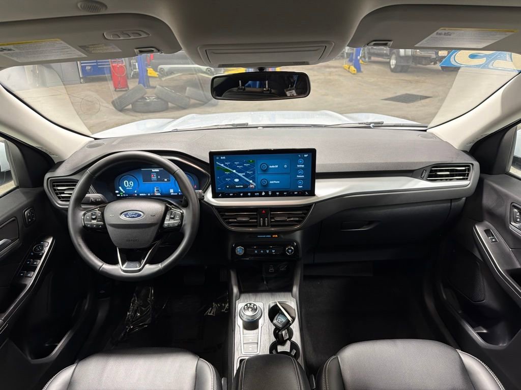 Certified 2025 Ford Escape Platinum AWD/4WD image 15