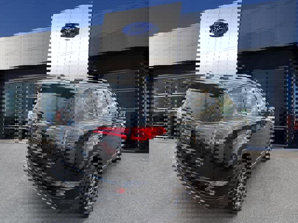 Used 2018 Toyota RAV4 Limited image 2