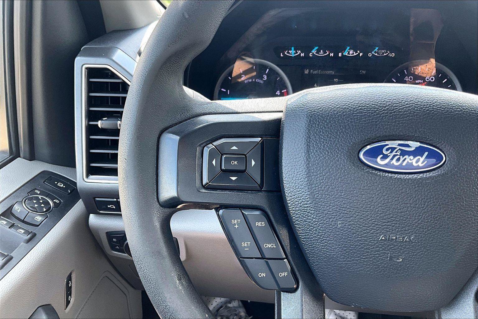 Certified 2020 Ford F250 XLT w/ XLT Premium Package AWD/4WD image 19