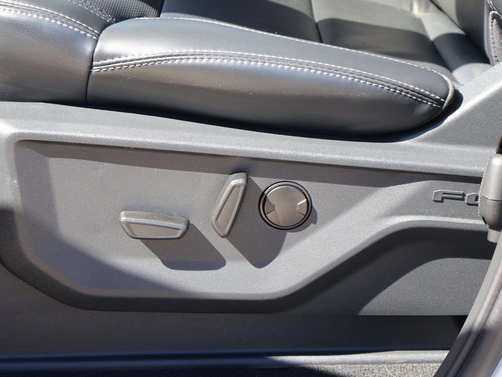 Certified 2025 Ford Expedition Platinum image 25