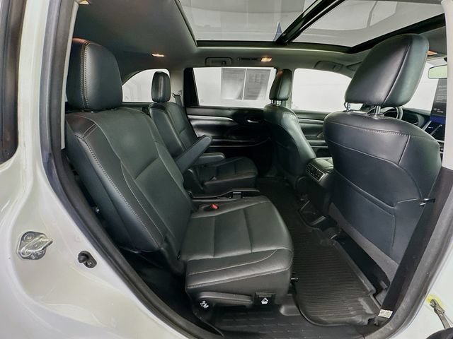 Used 2018 Toyota Highlander Limited Platinum AWD/4WD image 35