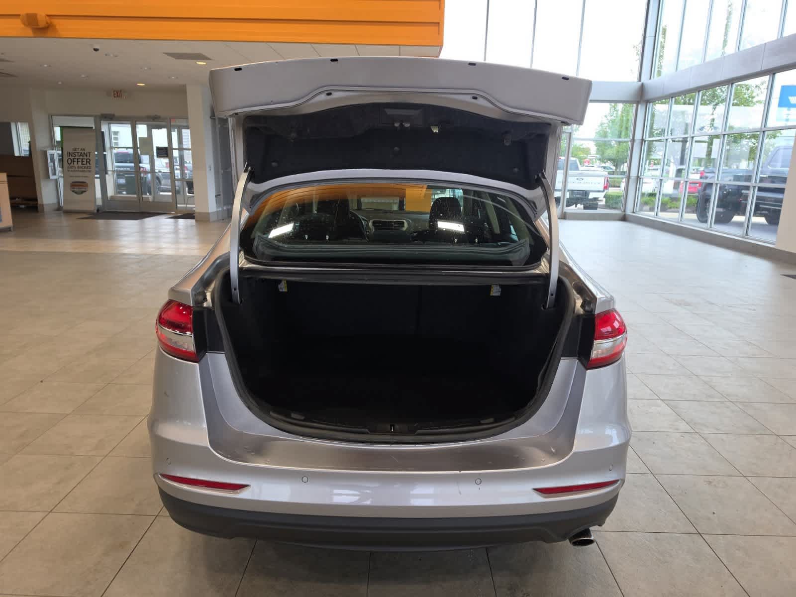 Certified 2020 Ford Fusion SE FWD image 9