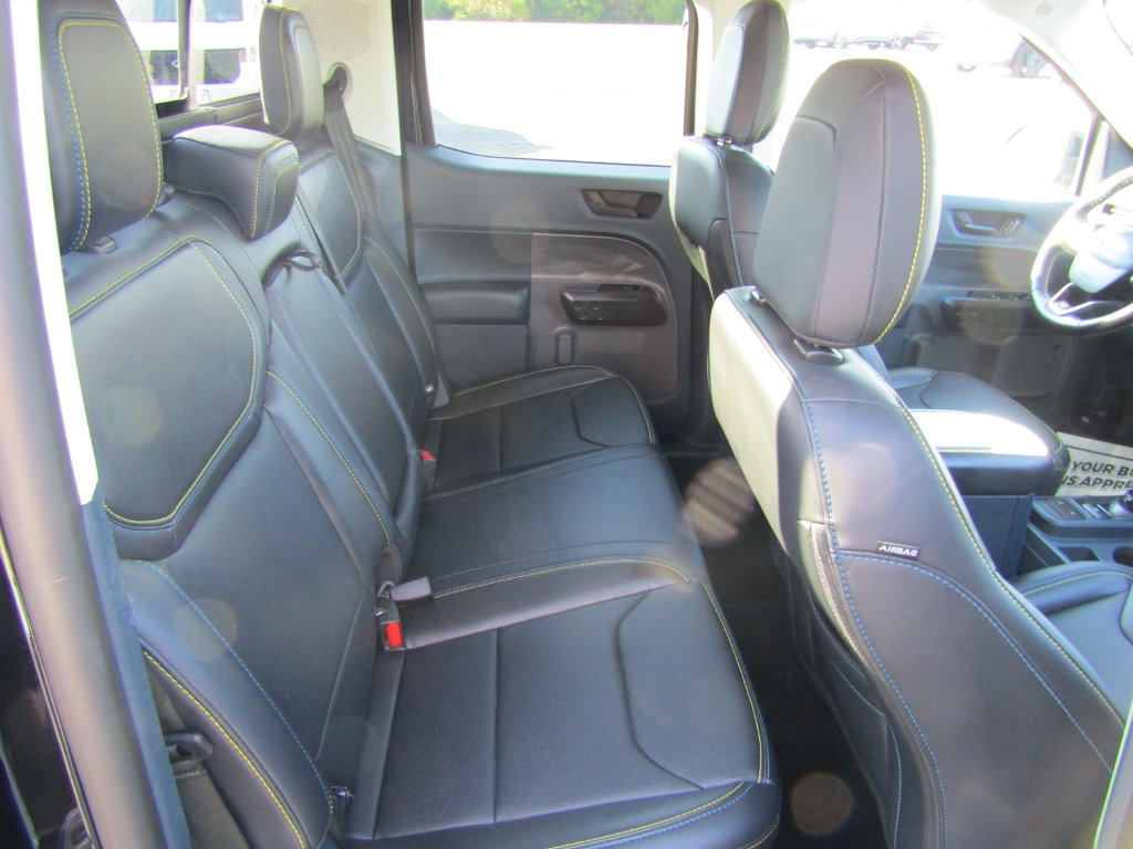 Certified 2025 Ford Maverick Lobo AWD/4WD image 15