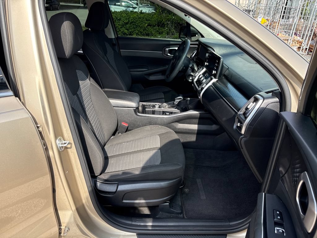 Used 2021 Kia Sorento LX FWD image 6