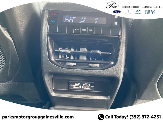 Used 2023 Jeep Grand Cherokee L Laredo image 16