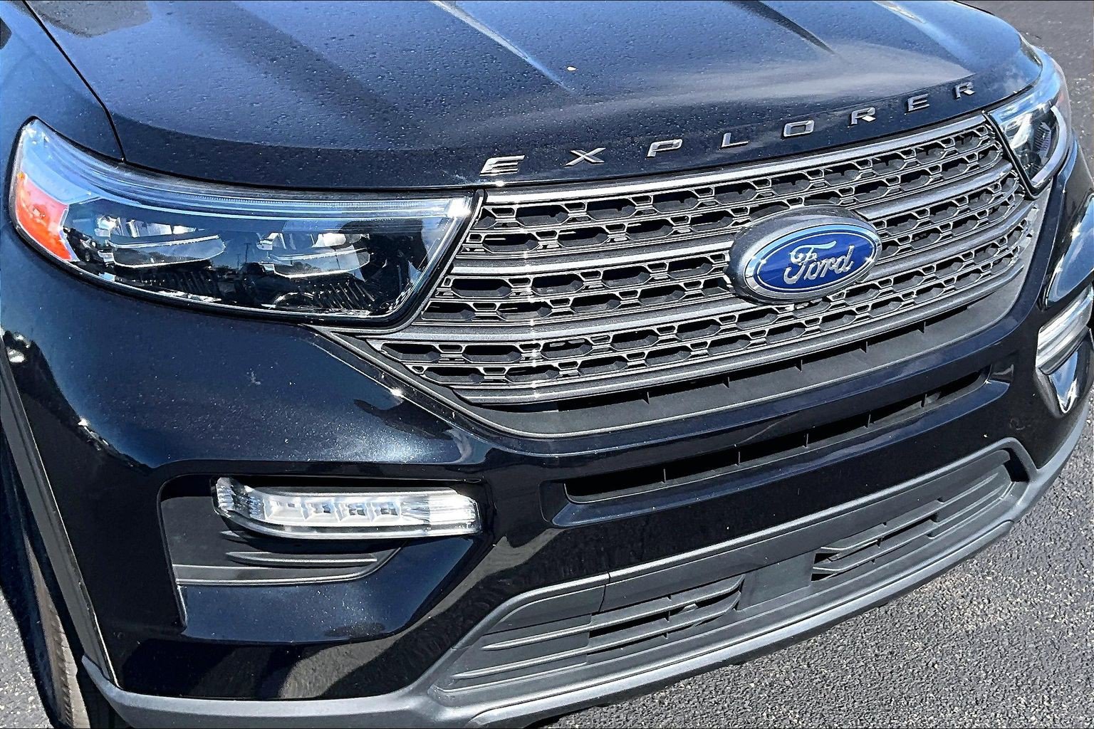 Certified 2023 Ford Explorer XLT w/ Equipment Group 202A AWD/4WD image 31