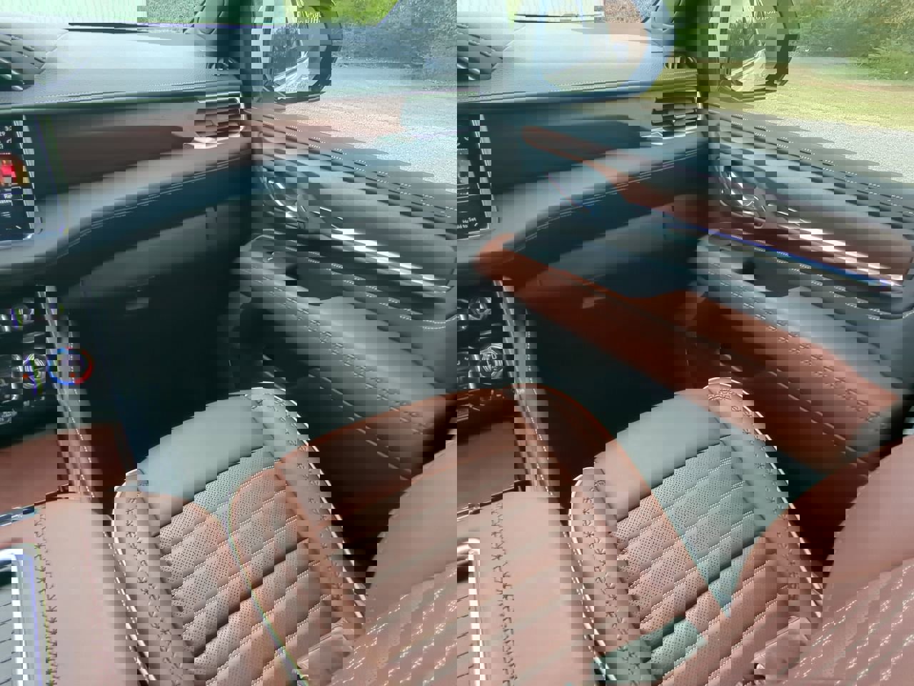 Used 2023 GMC Yukon Denali Ultimate image 15