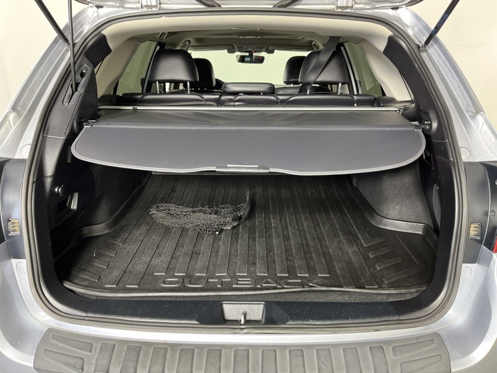 Used 2017 Subaru Outback 3.6R Limited image 27
