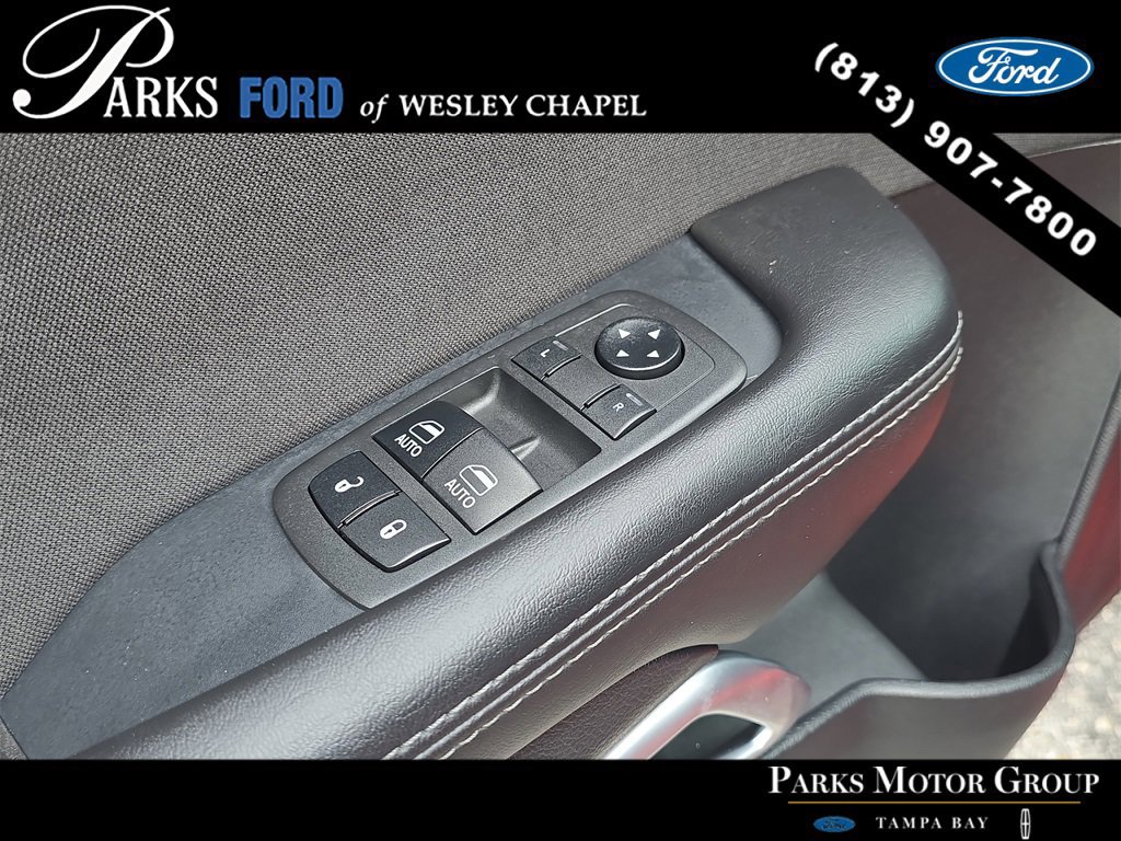 Used 2019 Dodge Challenger SXT w/ Blacktop Package image 12