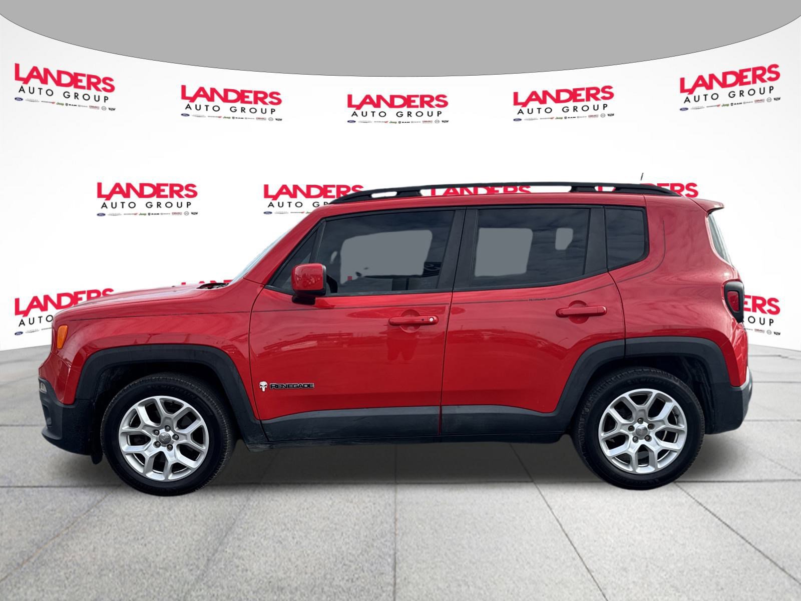 Used 2017 Jeep Renegade Latitude image 2
