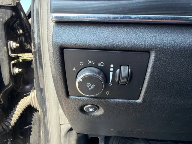 Used 2019 Jeep Grand Cherokee Limited AWD/4WD image 24